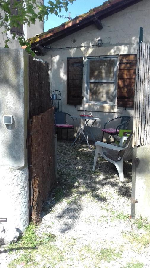 Petite Maison Dans La Campagne A 10 Mn A Pied Du Centre Ville อาร์ลส์ ภายนอก รูปภาพ